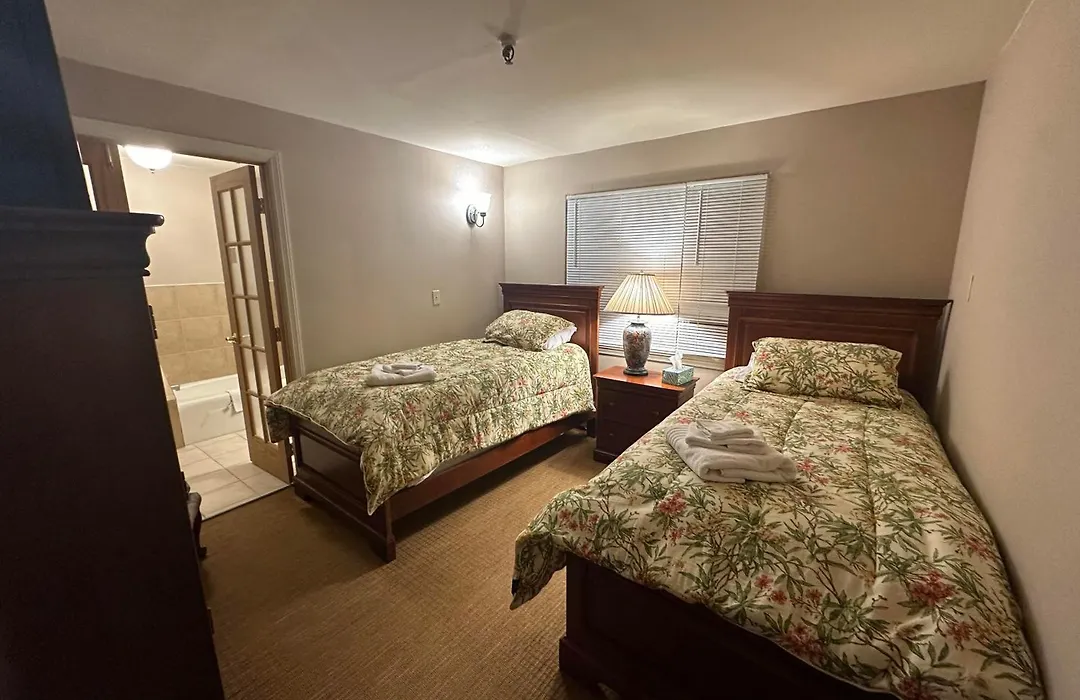 The Oaks B&B Hotel And Spiritual Center-1