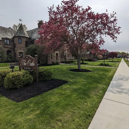 The Oaks B&B Hotel And Spiritual Center-2